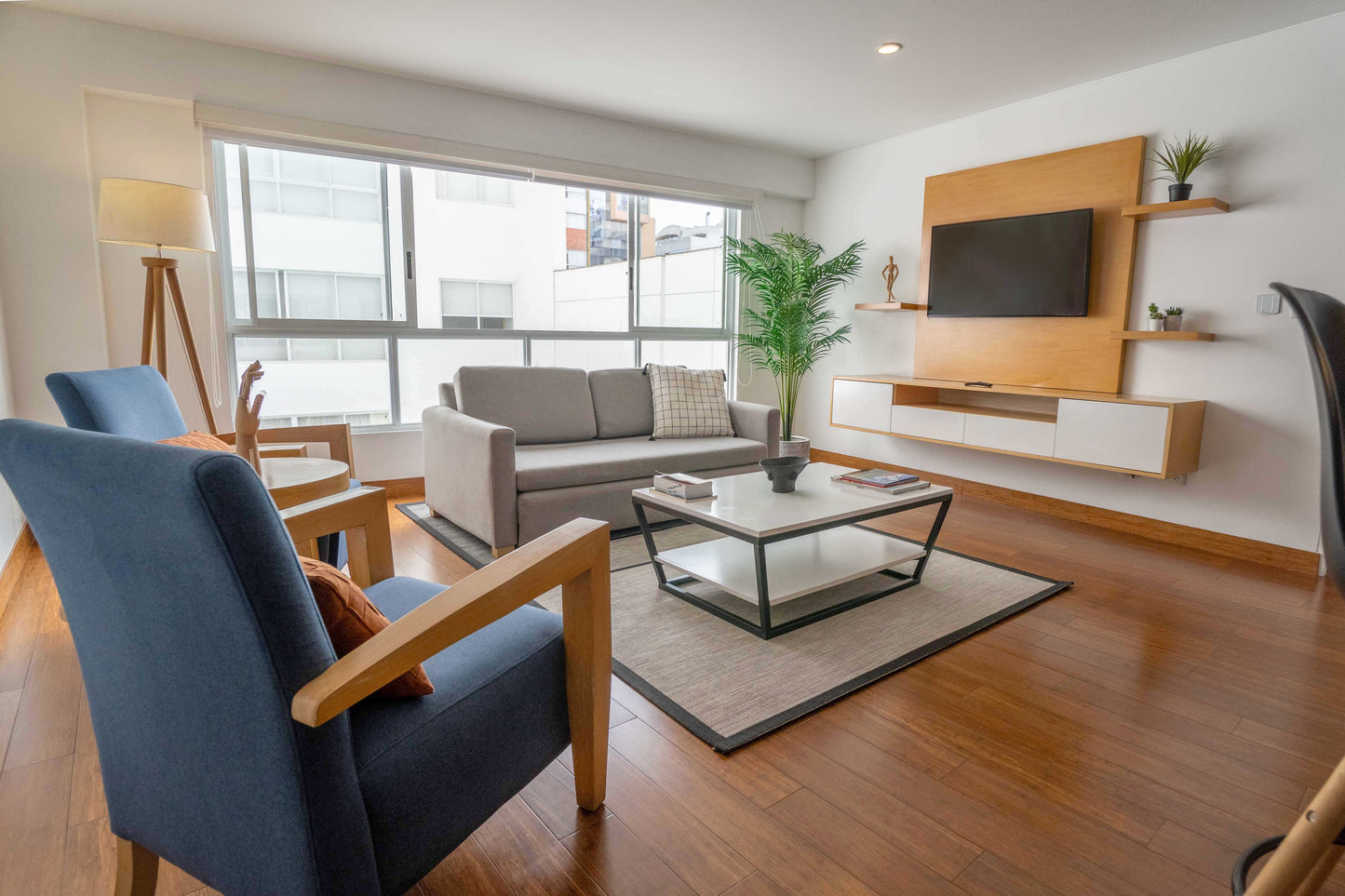Cozy 1BR Apt in Prime Location w/Free Parking
